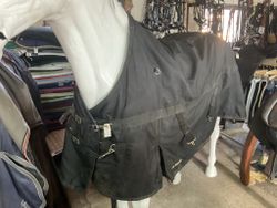 Equiline turnout rug ,täcke, svart,stl m, ca 100 gr