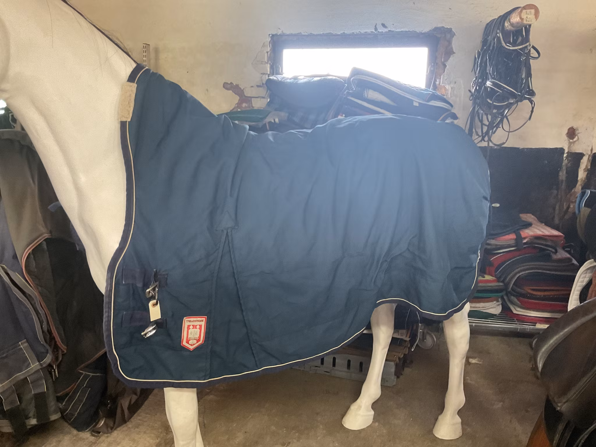 Treadstone täcke,125 cm, blått, 50 gr,fattas en kryssgjord