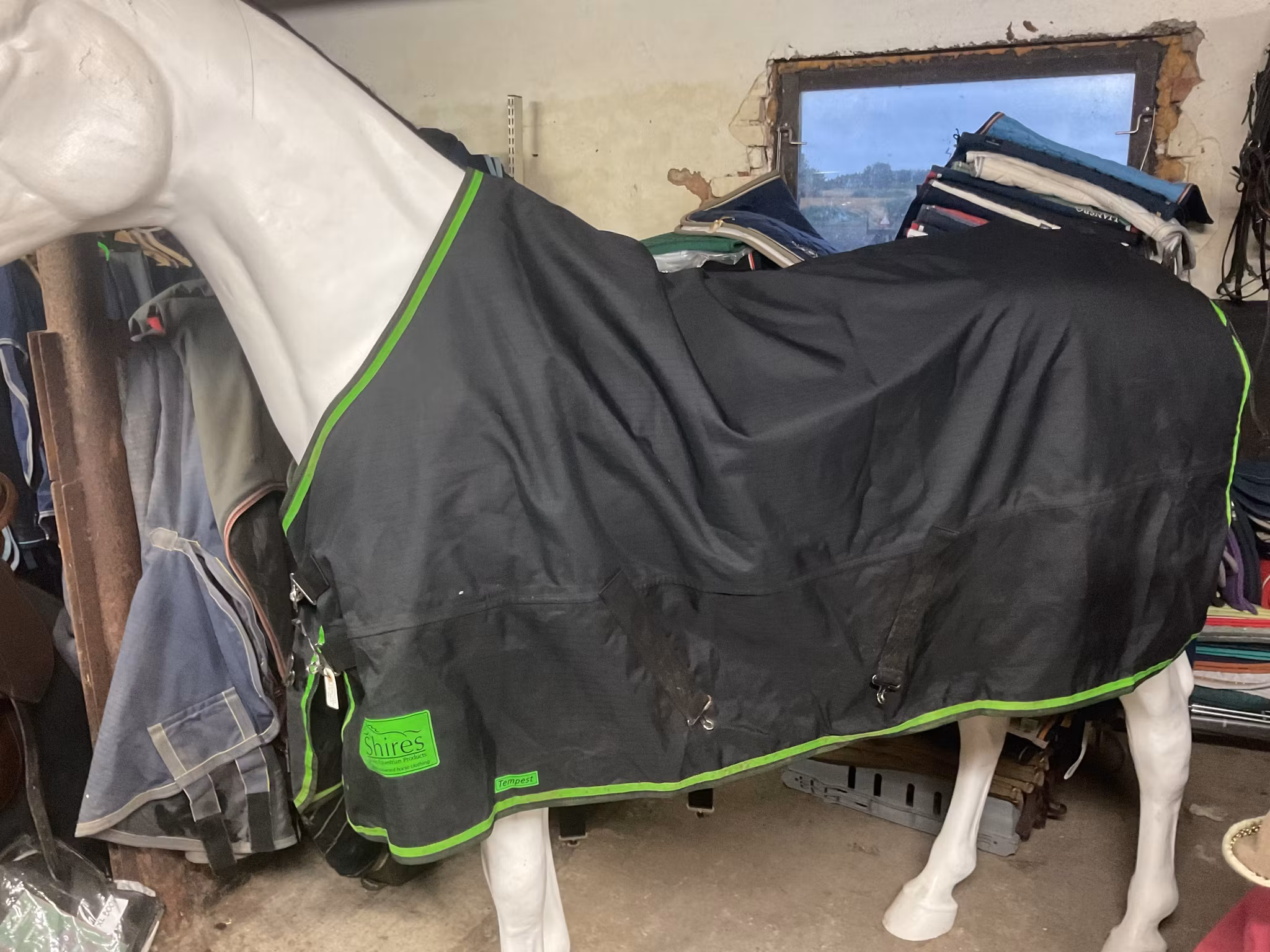 Shires täcke,135 cm, 100 gr,svart