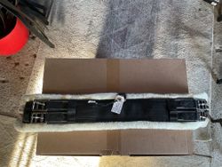Fairfield sadelgjord med ludd,svart, 60 cm