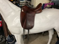 Rr1,santa cruz, dressyrsadel, 18”, brun