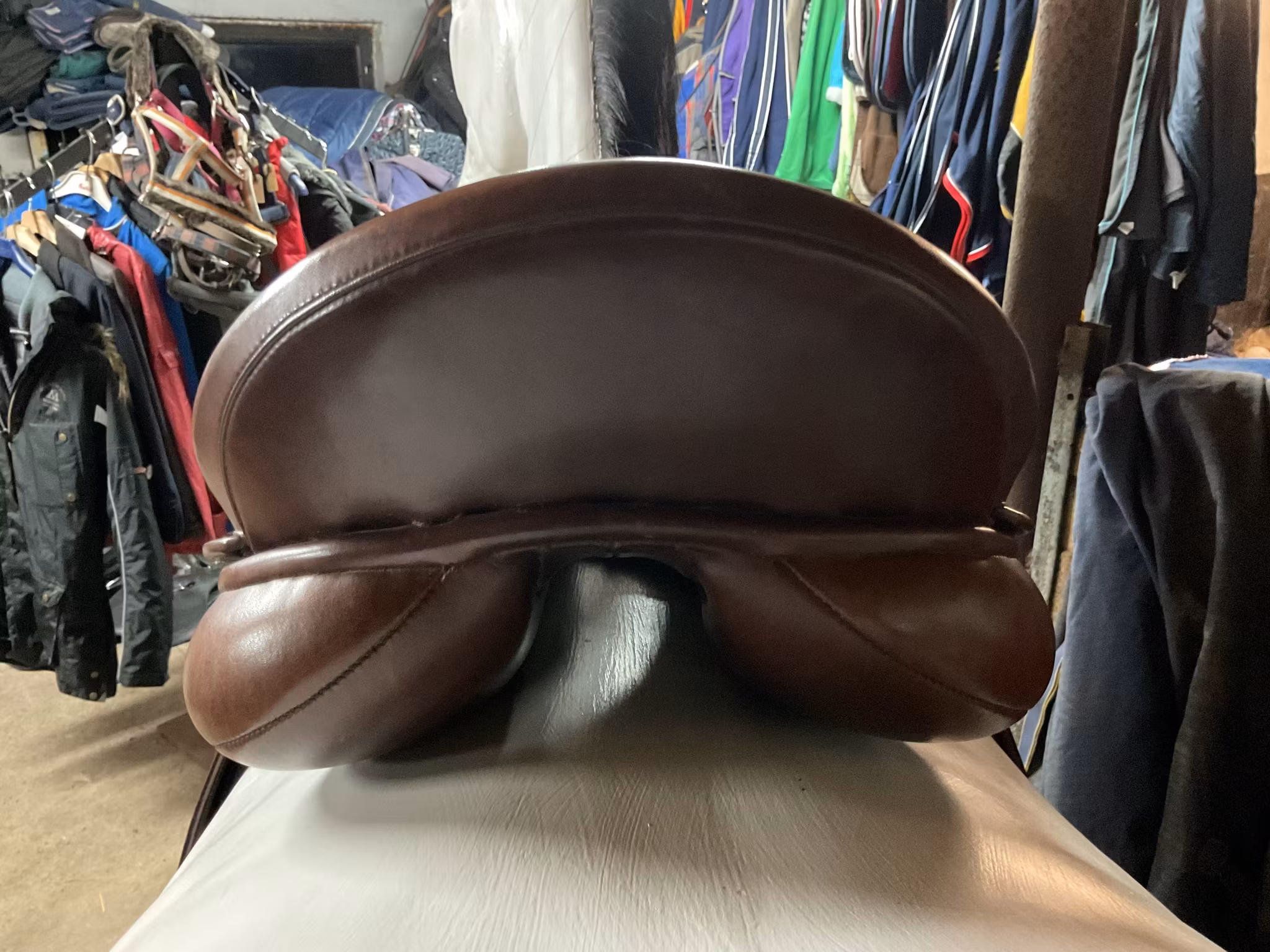 Rr1,santa cruz, dressyrsadel, 18”, brun
