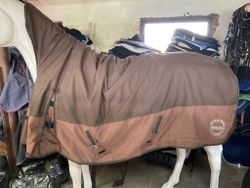 Vintertäcke,brunt med fast hals,155 cm, 400 gr