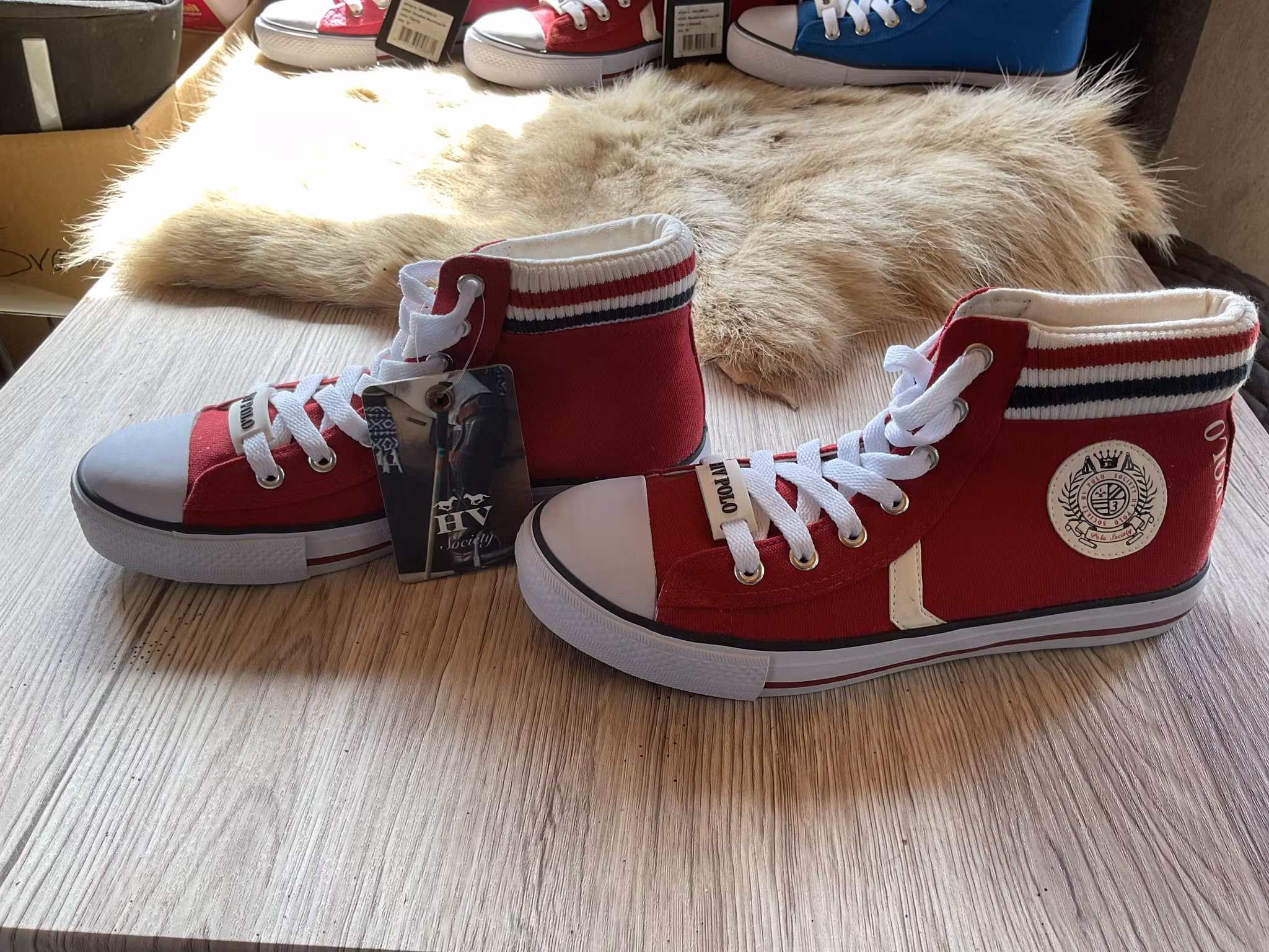 Hv polo sneakers,röda,skor,stl 37,nya