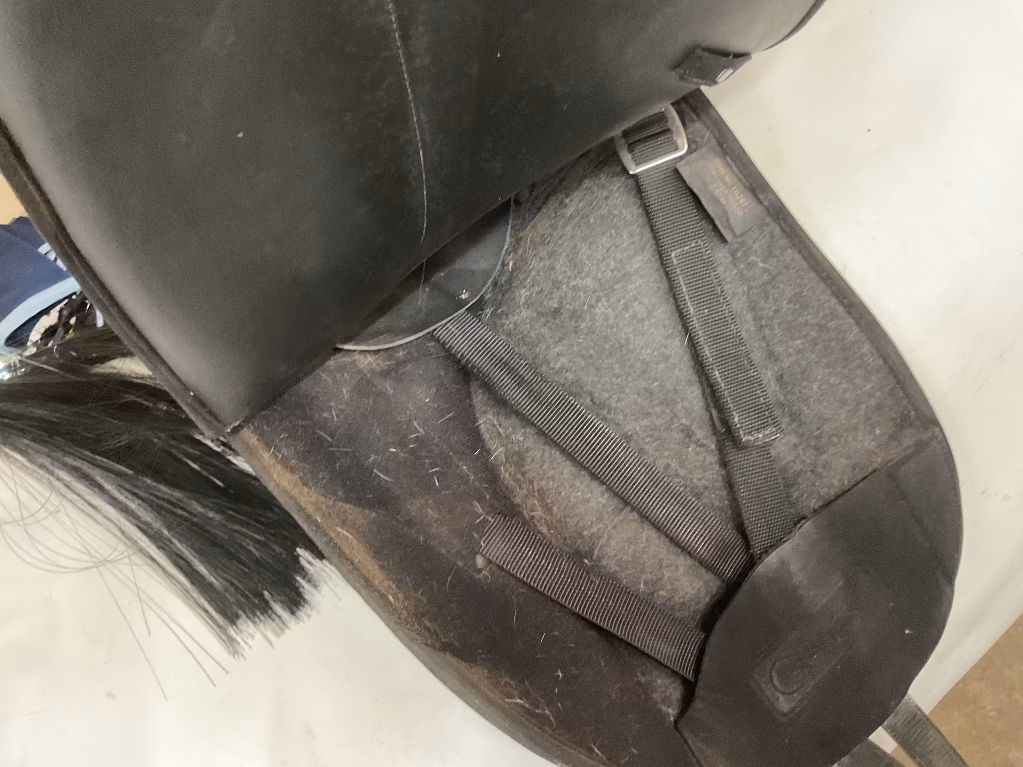 Genesis,dressyrsadel,syntet,svart,17,5”, bom MW,går att byta koppjörn, ljusgrönt sitter i
