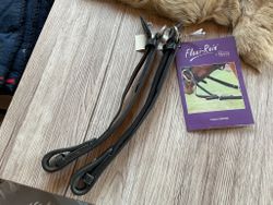Shires flexi-rein svarta