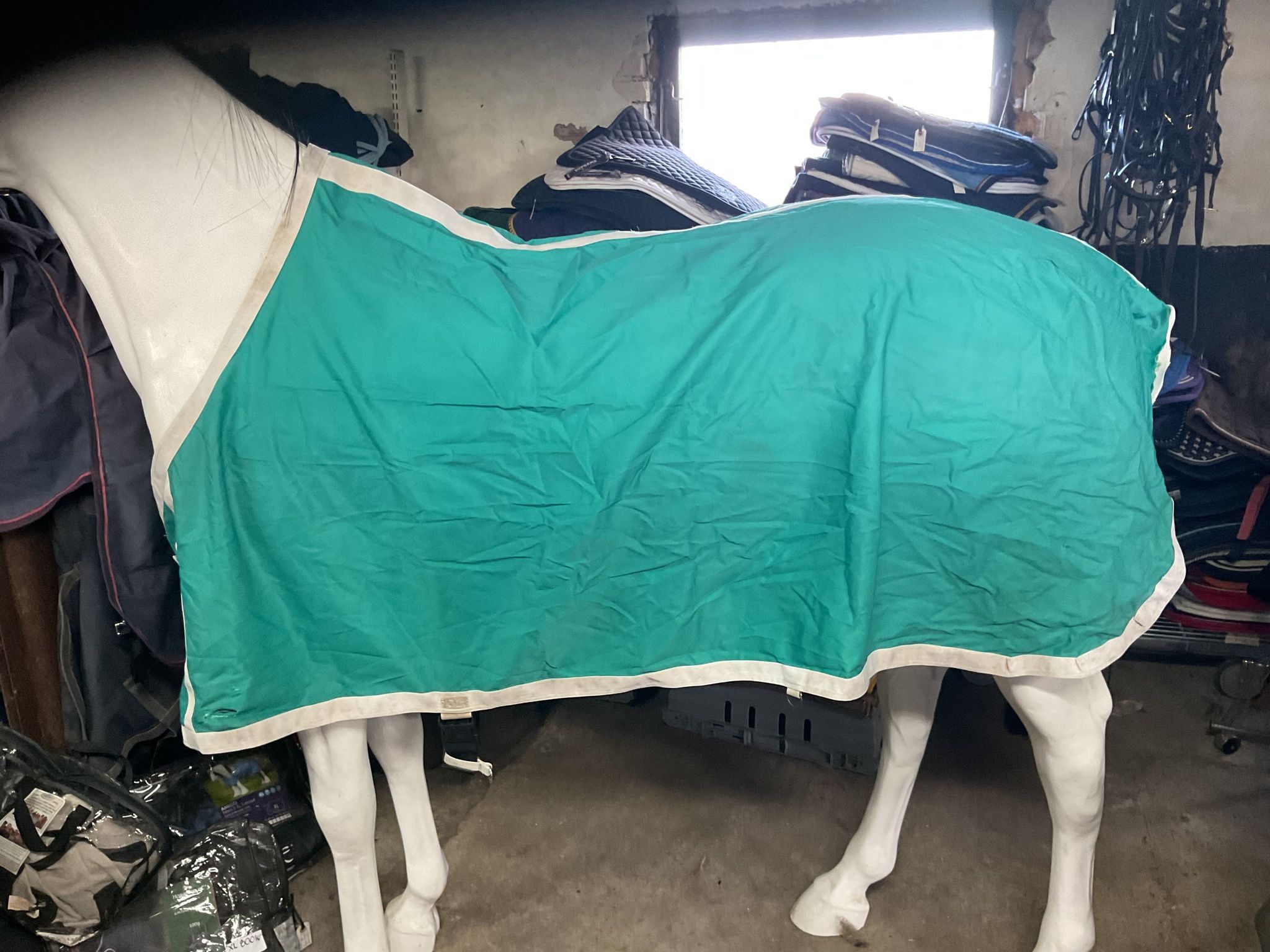 Tunt stalltäcke,145 cm, ngt hål