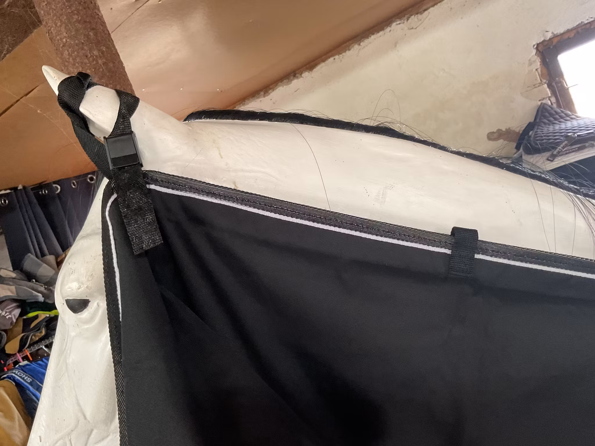 Boxgardin från hööks,svart,fattas två knäppe i mitten