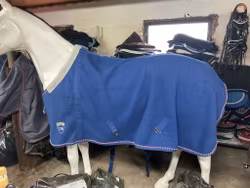 TM fleecetäcke,145 cm,blått