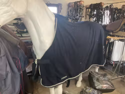 Equiline fleecetäcke,två hål,blått, 165 cm