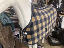Fairfield fleecetäcke 125 cm, blå/brunrutigt