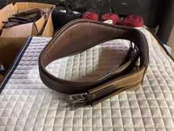 CH sadelgjord 130 cm, brun