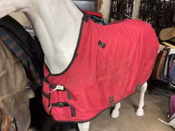 Innetäcke,rött,100 gr,125 cm, endast en kryssgjord