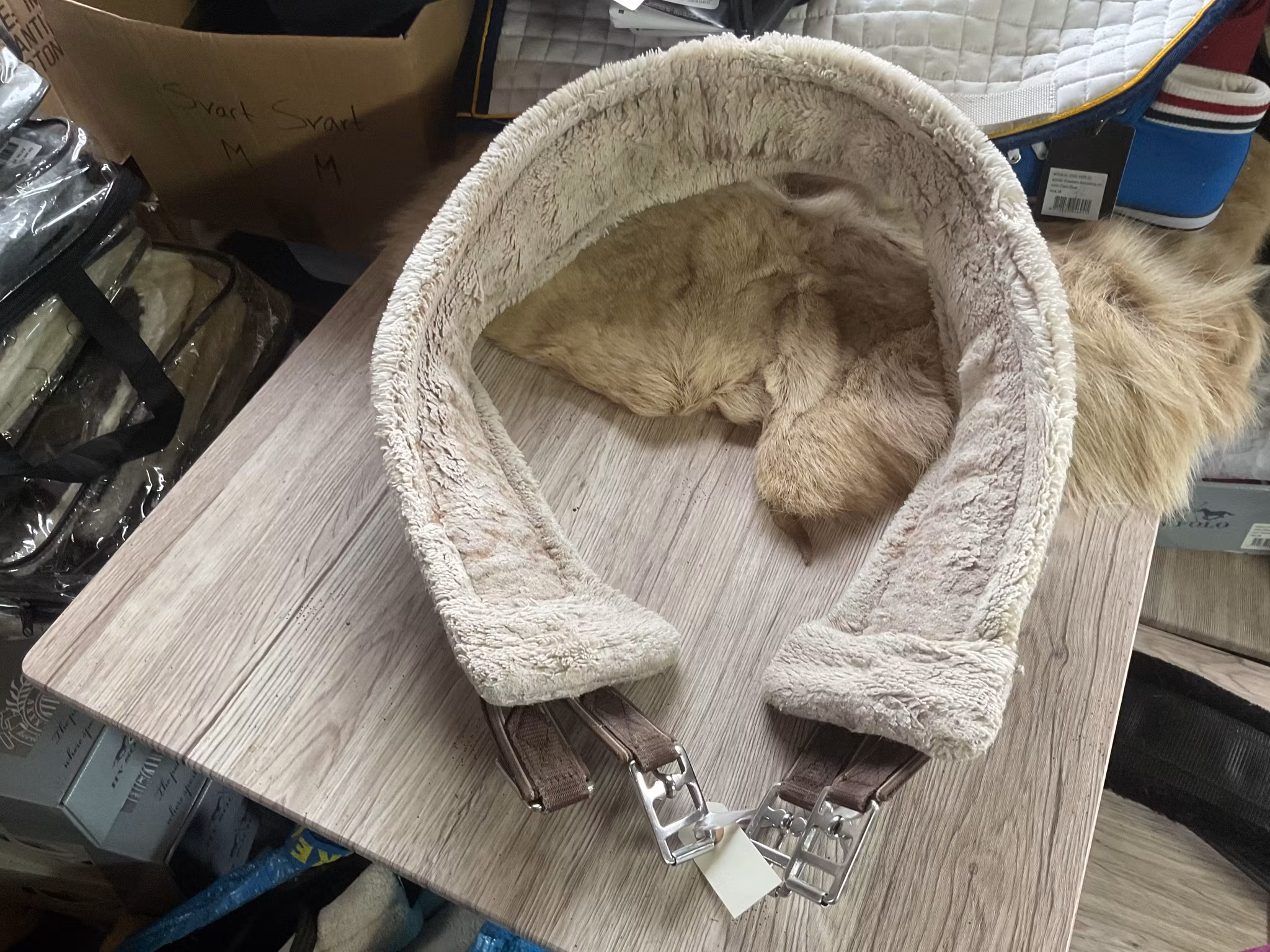 Sadelgjord med ludd,brun,135 cm