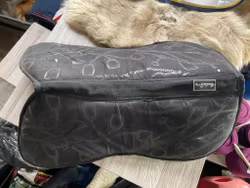 Santa cruz sadelpadd,svart, 50 cm