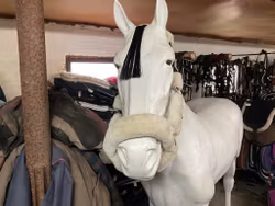 Grimma med fluff,f,vit