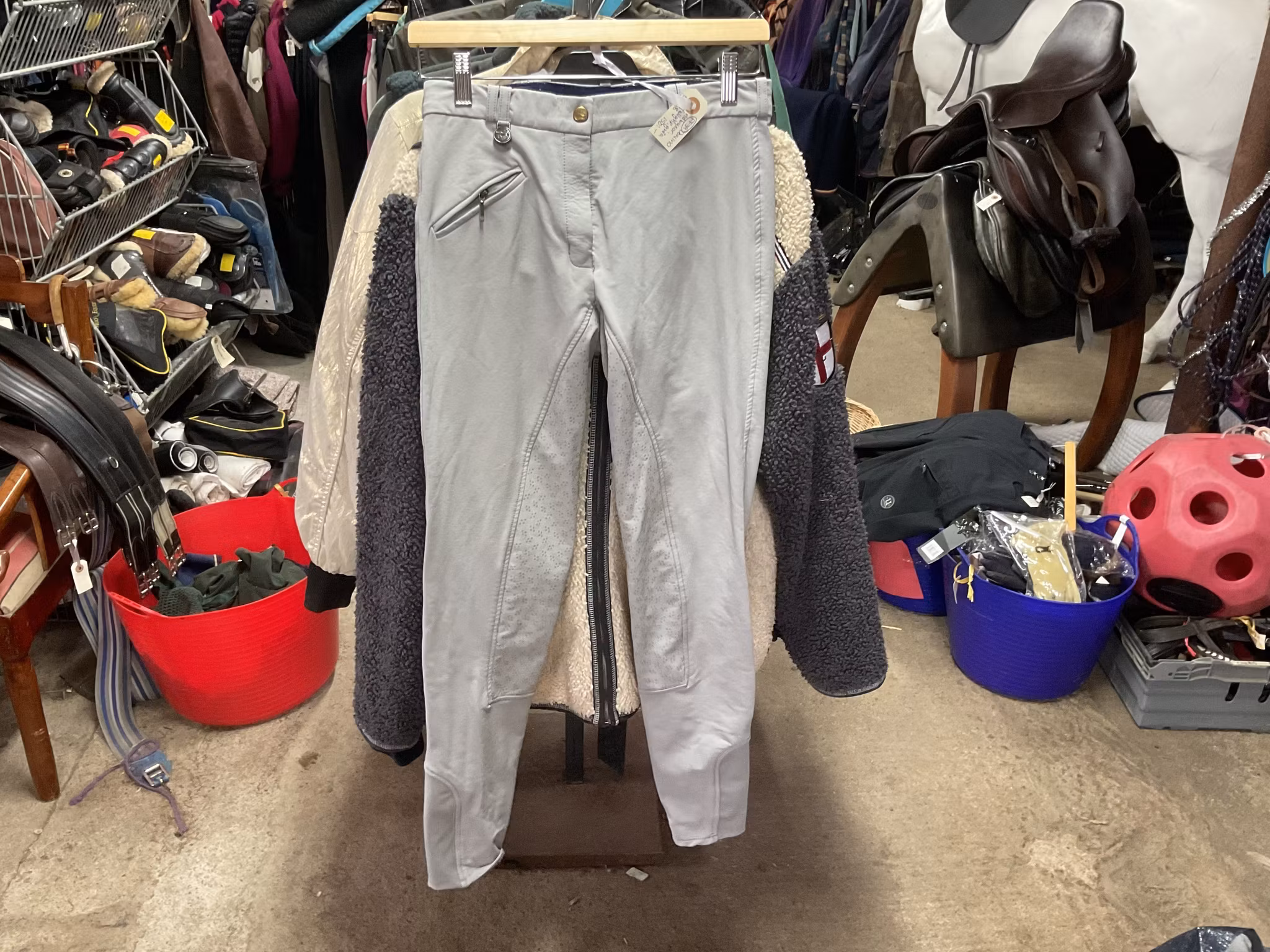 Domino ridbyxor,fullgrip,gråa,stl 38