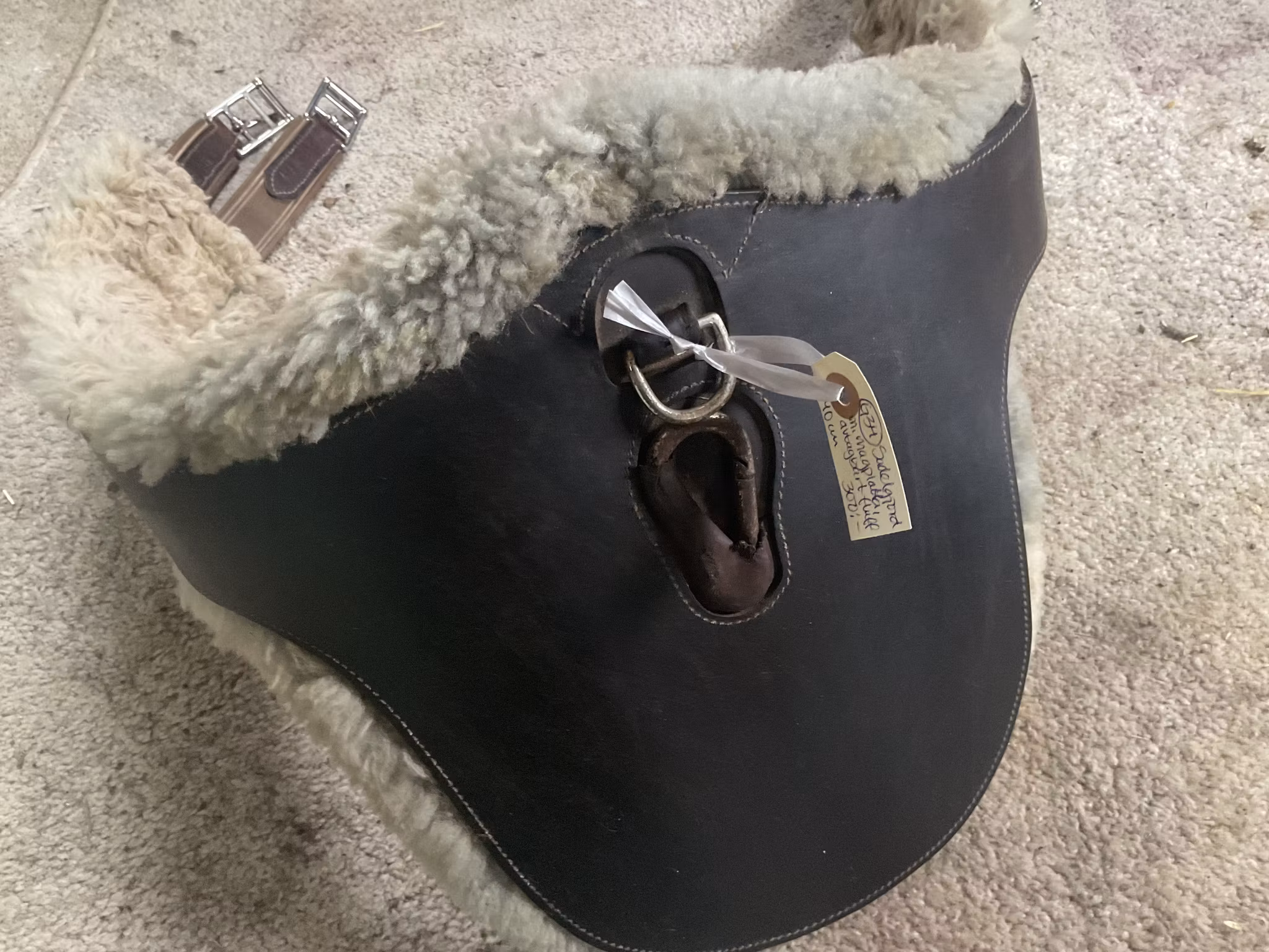 Sadelgjord med magplatta,avtagbart fluff,140 cm,brun