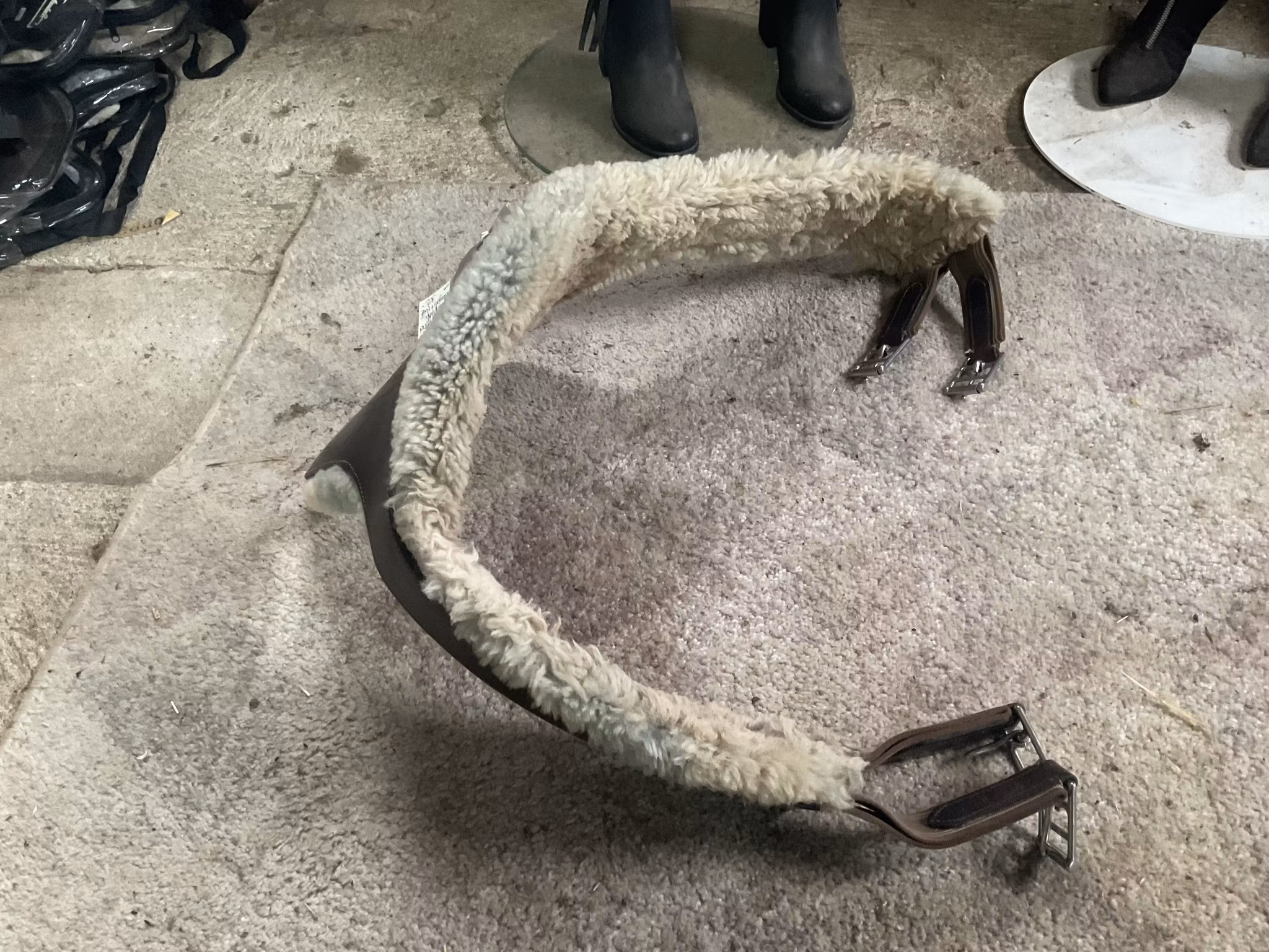 Sadelgjord med magplatta,avtagbart fluff,140 cm,brun