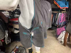 Amigo stalltäcke 140 cm