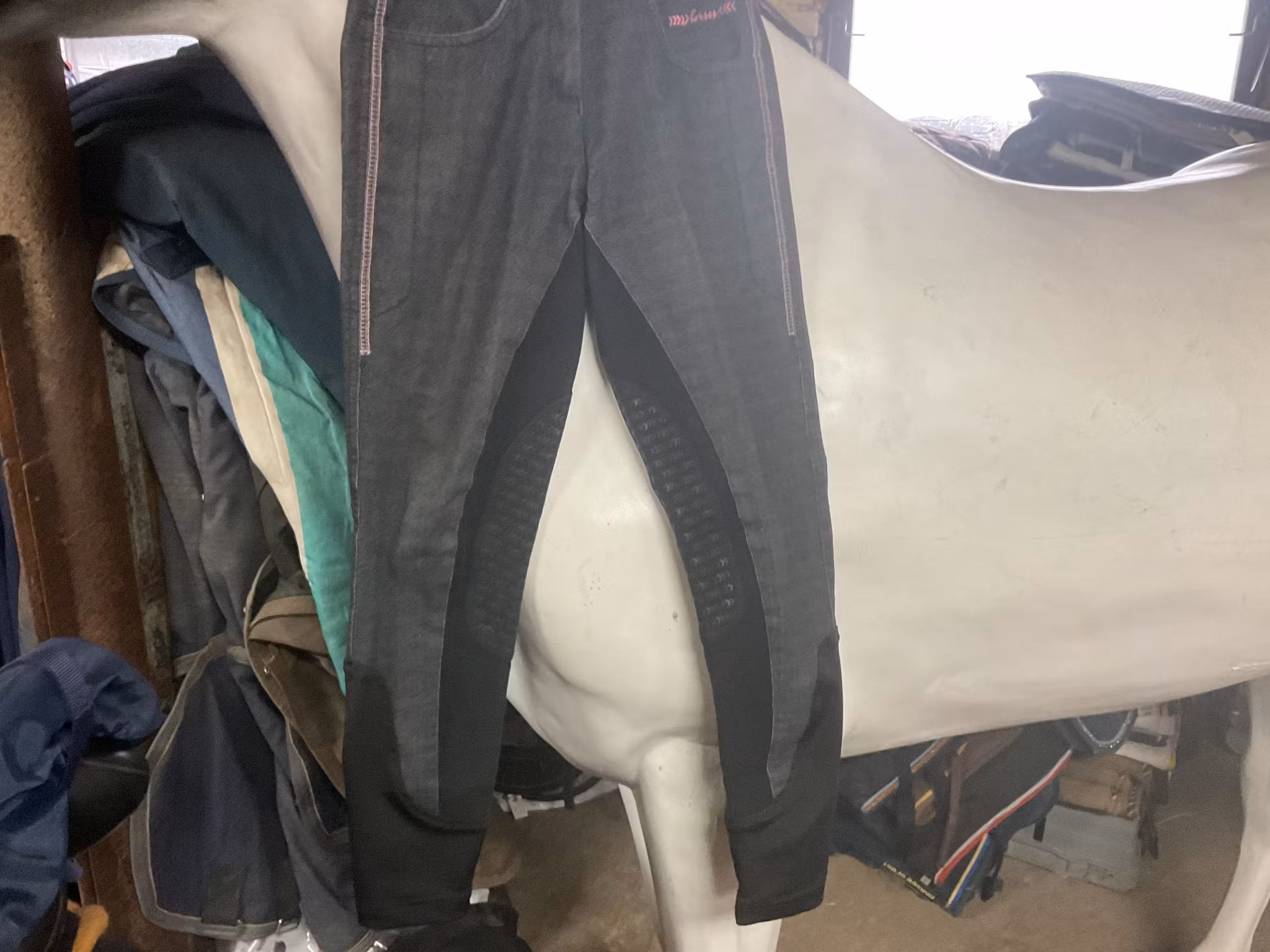 Red horse ridbyxor,knäskodda,blåsvarta,stl 164