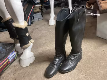 CRW ridstövlar,svarta,stl 37