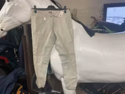 Pikeur ridbyxor,helskodda,beige,lite sliten vid grenen,stl 42