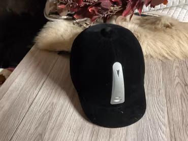 Kylin ridhjälm,svart,stl 59