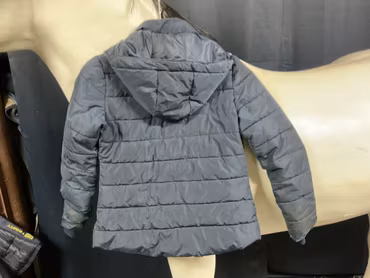 Active jacka,blå,fattas ludd i kapuschongen,stl 146/152