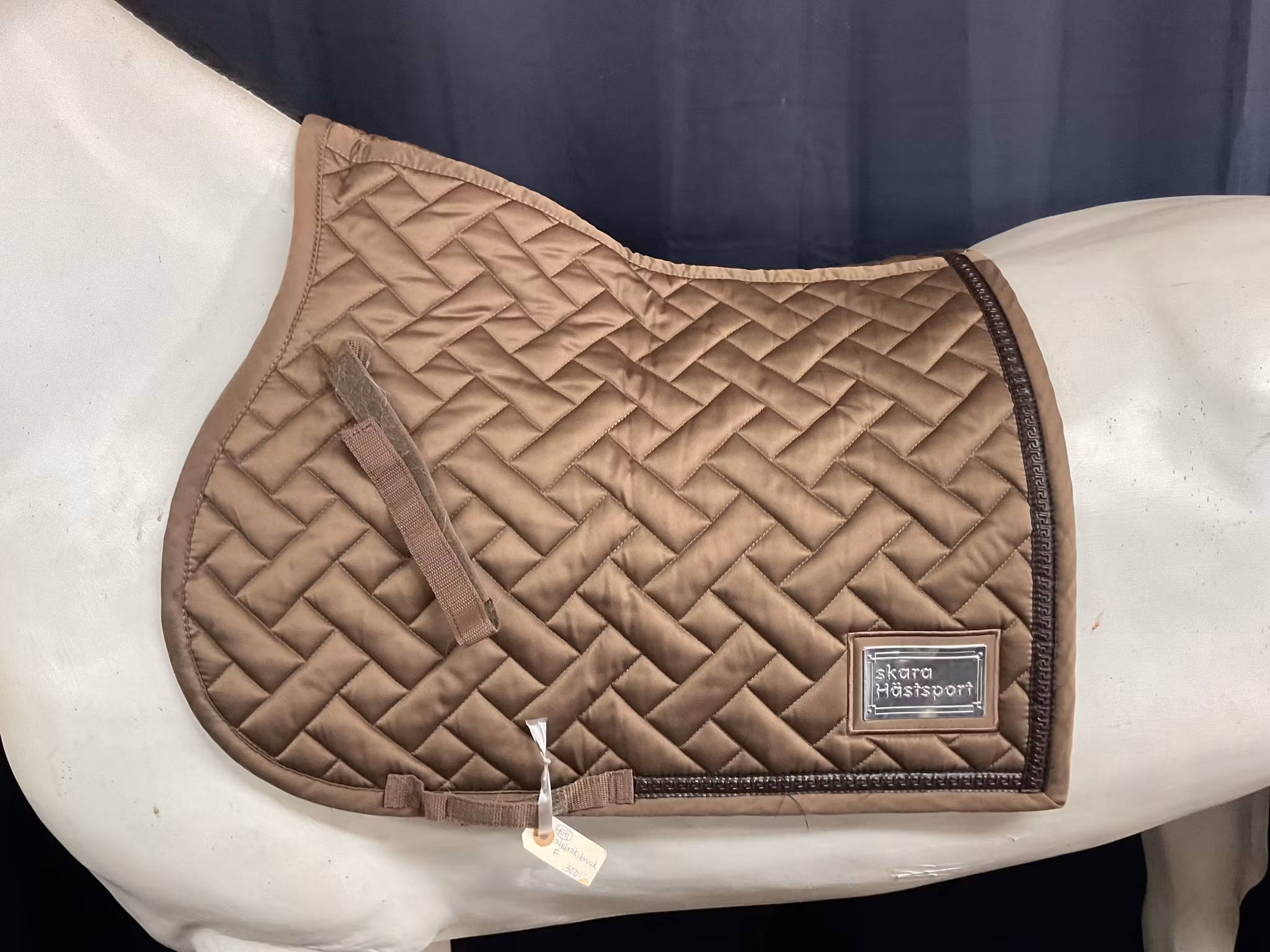 Skara hästsports schabrak,brunt,f