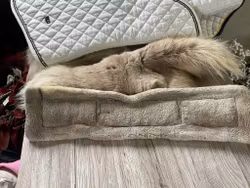 Sadelgjord med fluff,svart,45 cm