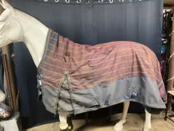 Hansbotäcke, 135 cm, halvhals, ca 200 gr