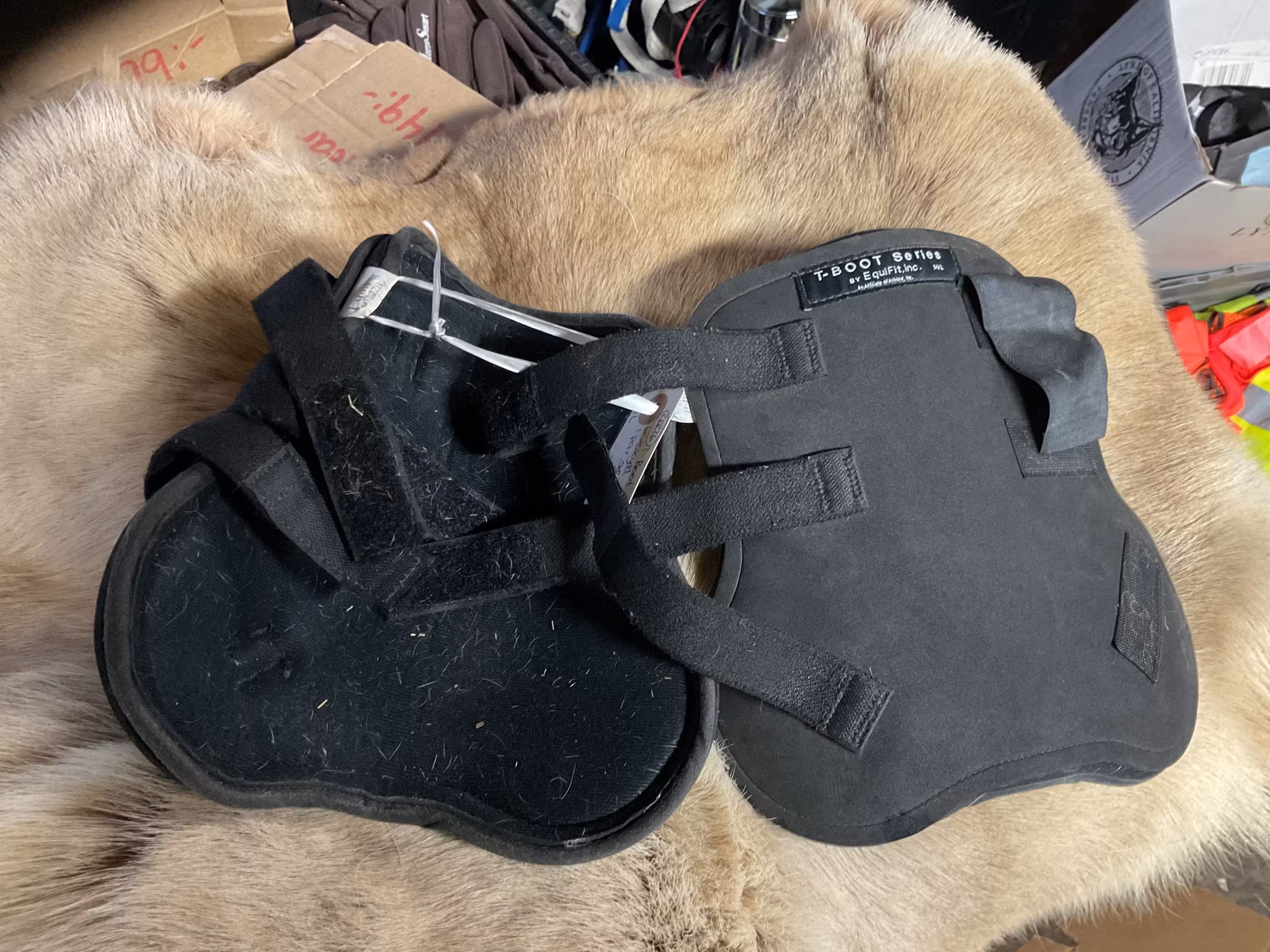 T-boot benskydd,ett par,svarta,m/l