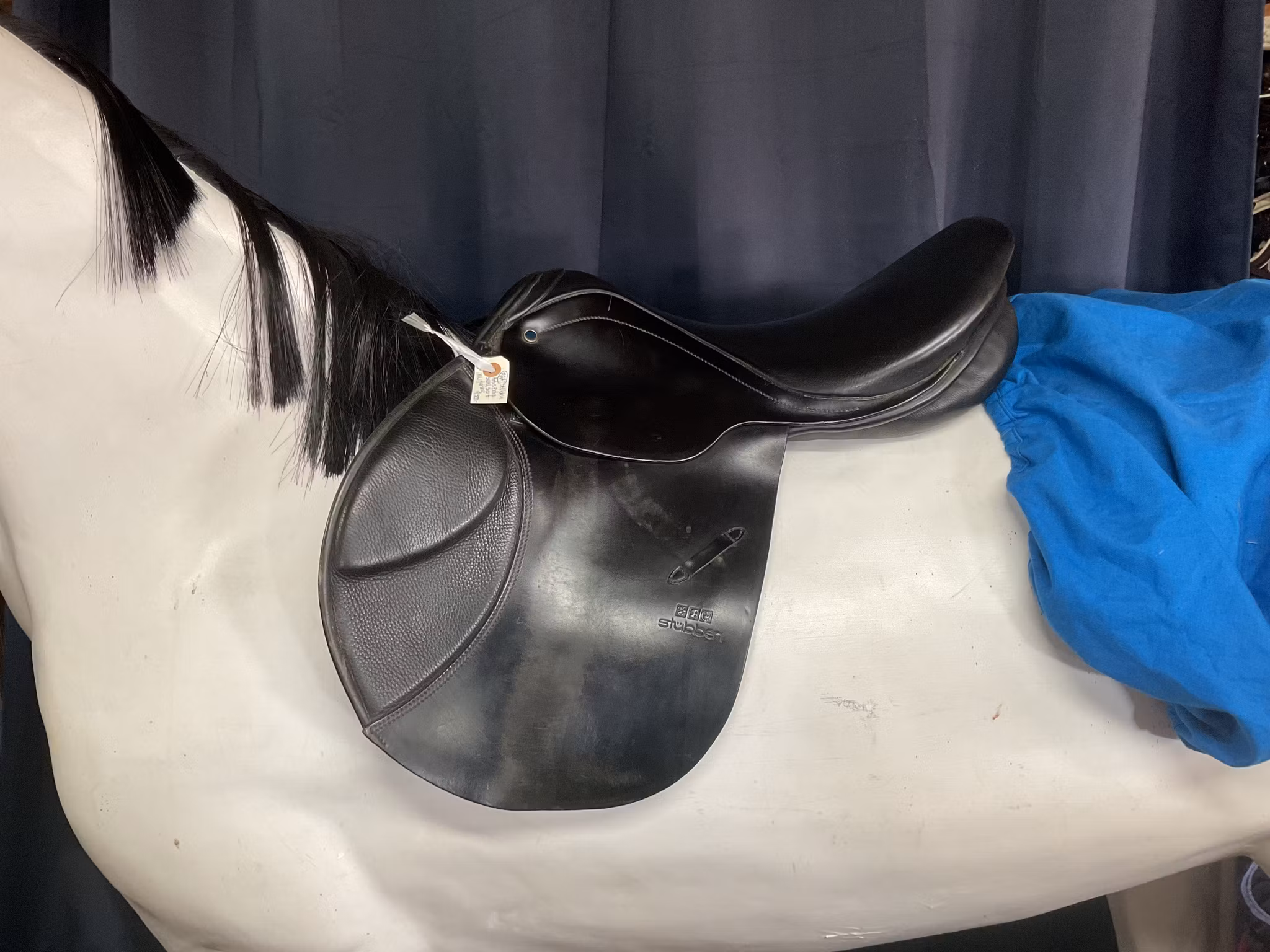 Stubben artus extra sadel,svart,17”,XW,fint skick