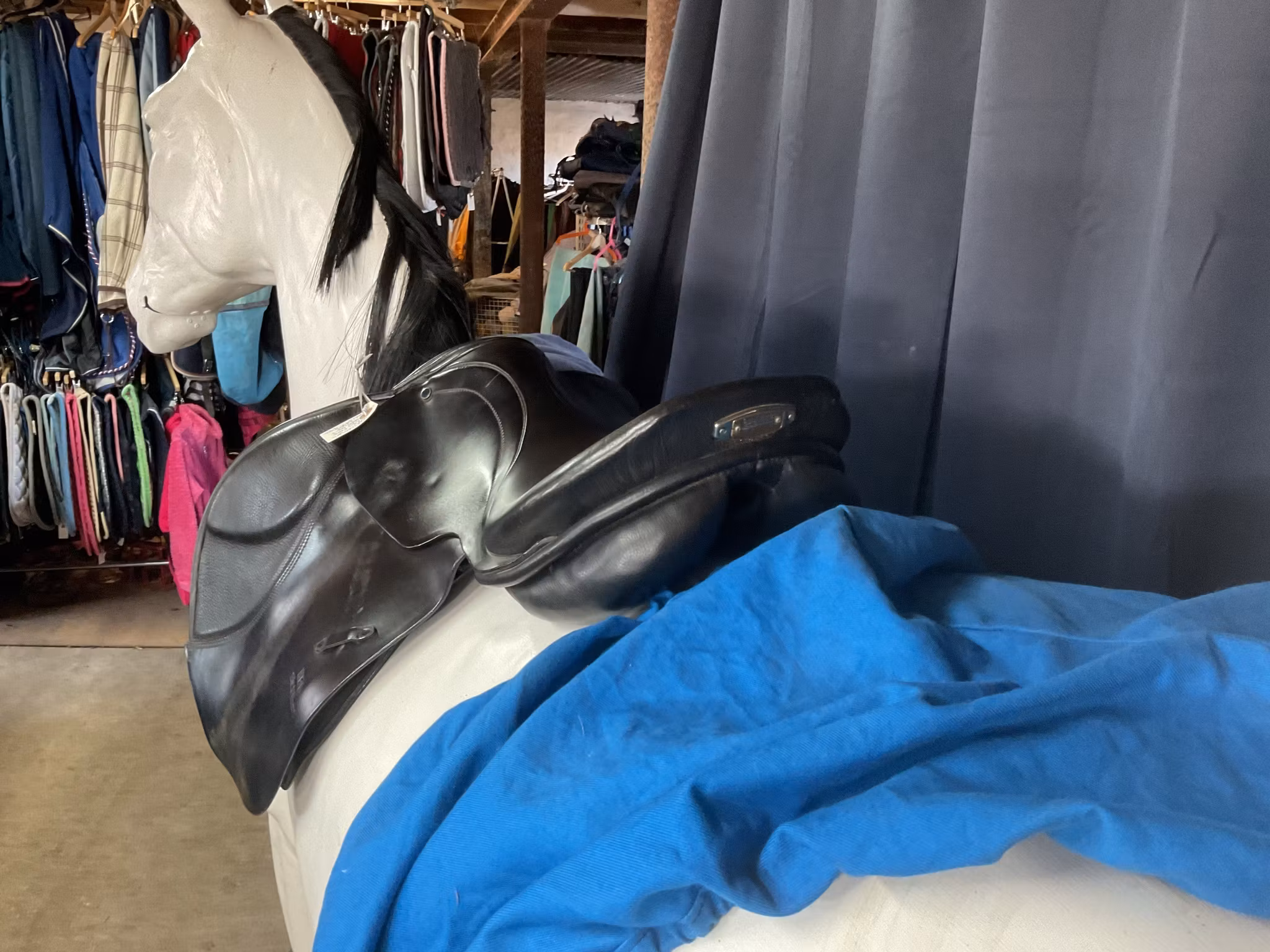 Stubben artus extra sadel,svart,17”,XW,fint skick