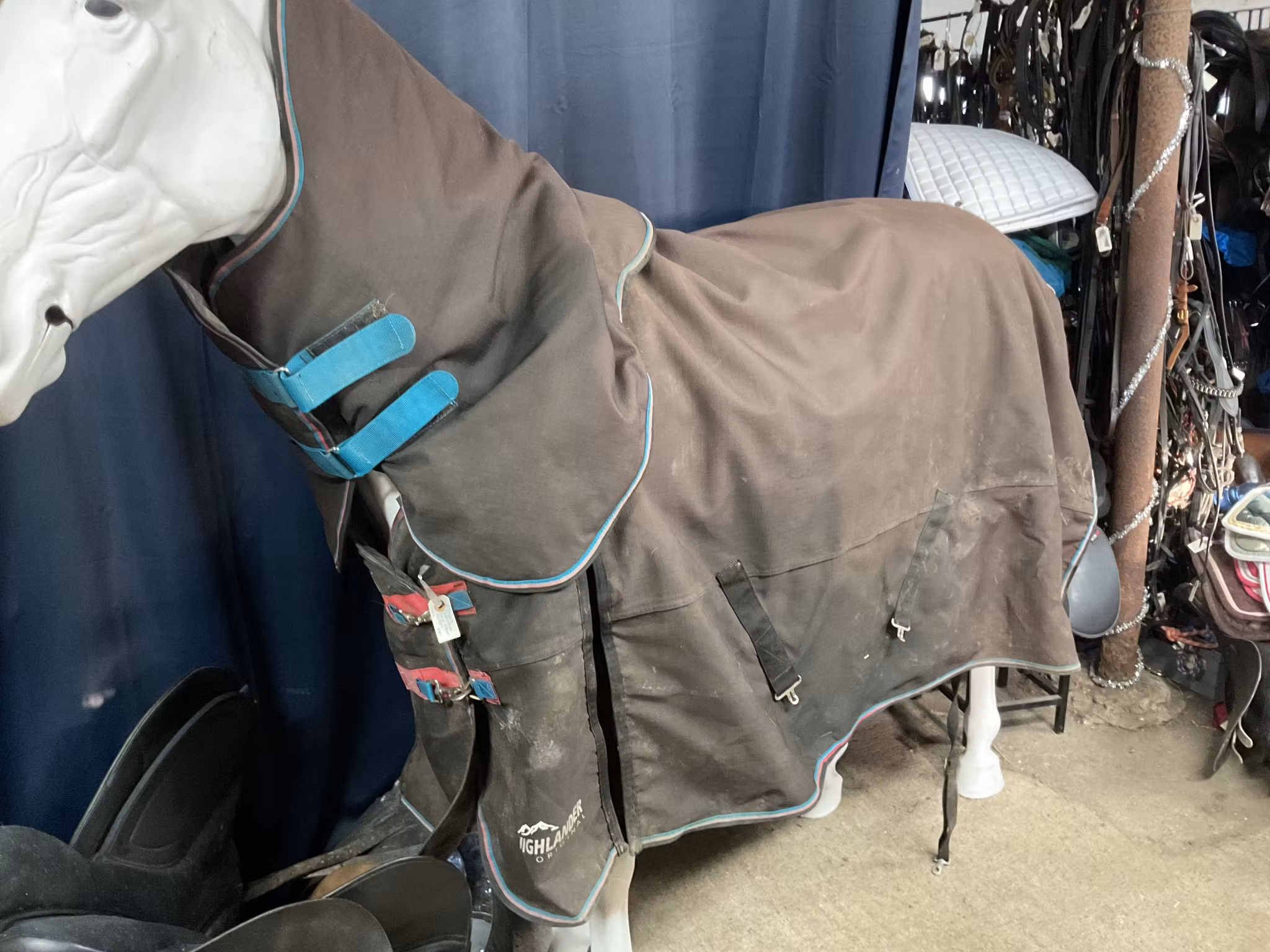 Shires vintertäcke,300 gr,155 cm,lös hals,otvättat