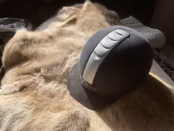 GPA ridhjälm,stl 61,använd ett fåtal ggr,grå