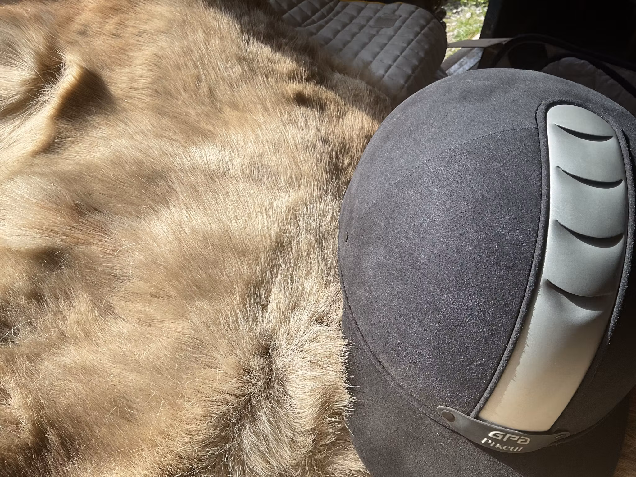 GPA ridhjälm,stl 61,använd ett fåtal ggr,grå