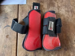 Haglunds benskydd,röda,f,slitna nertill