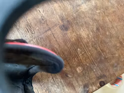 Benskydd haglunds,röda,f,slitna nertill