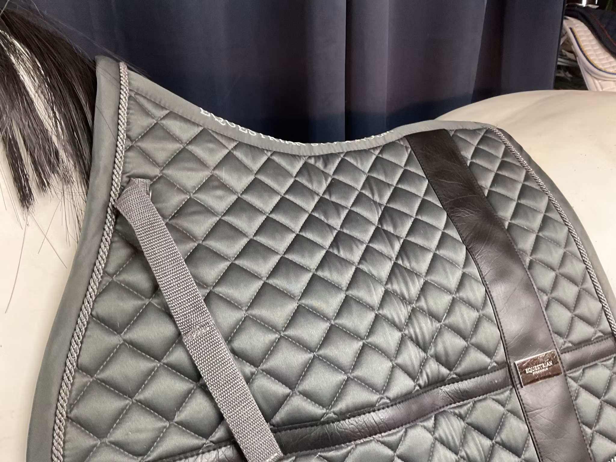 equestrian stockholm,schabrak,hopp,ponny,grått