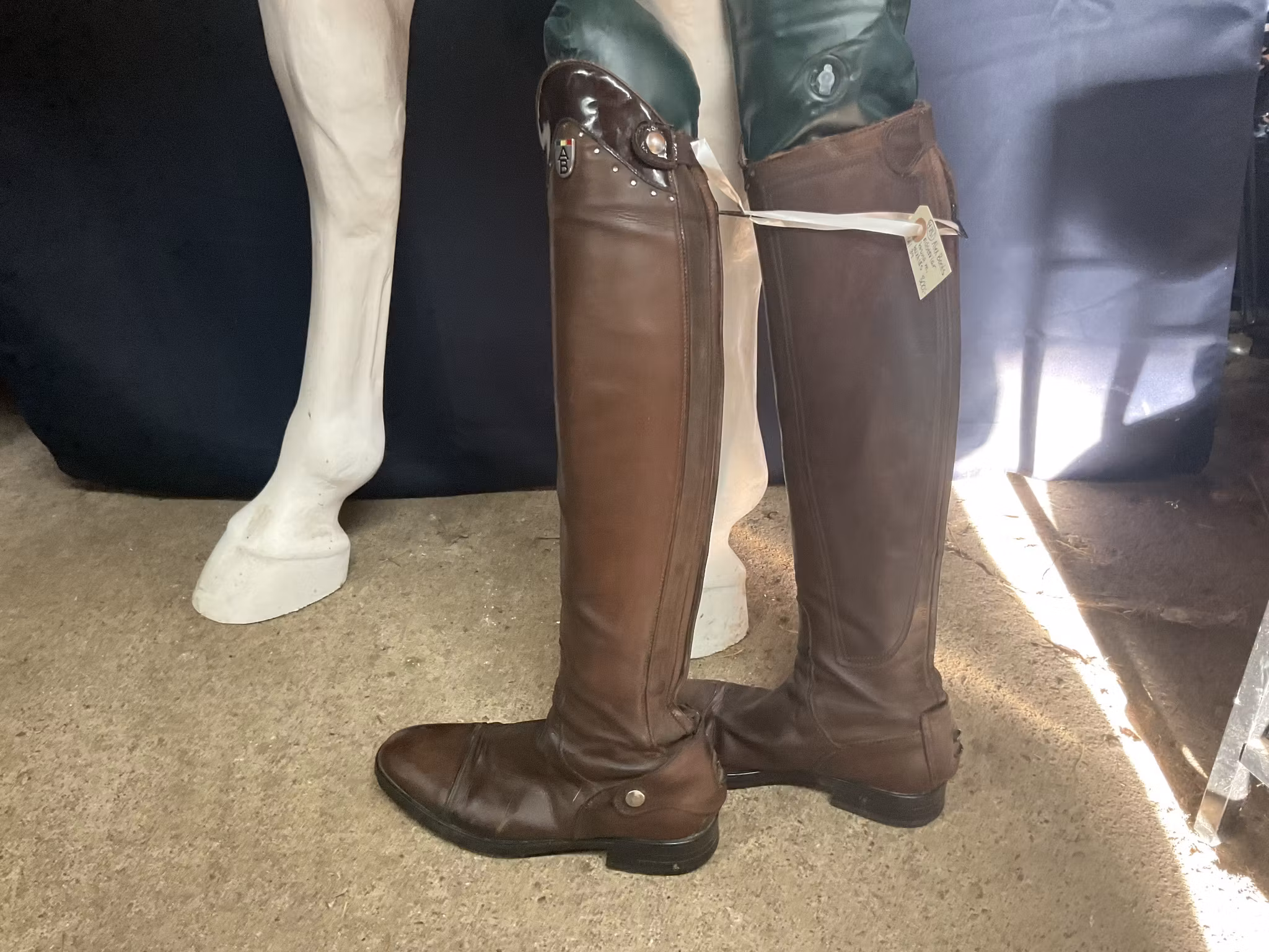 Akex boots ridstövlar,bruna med blixtlås,stl 39