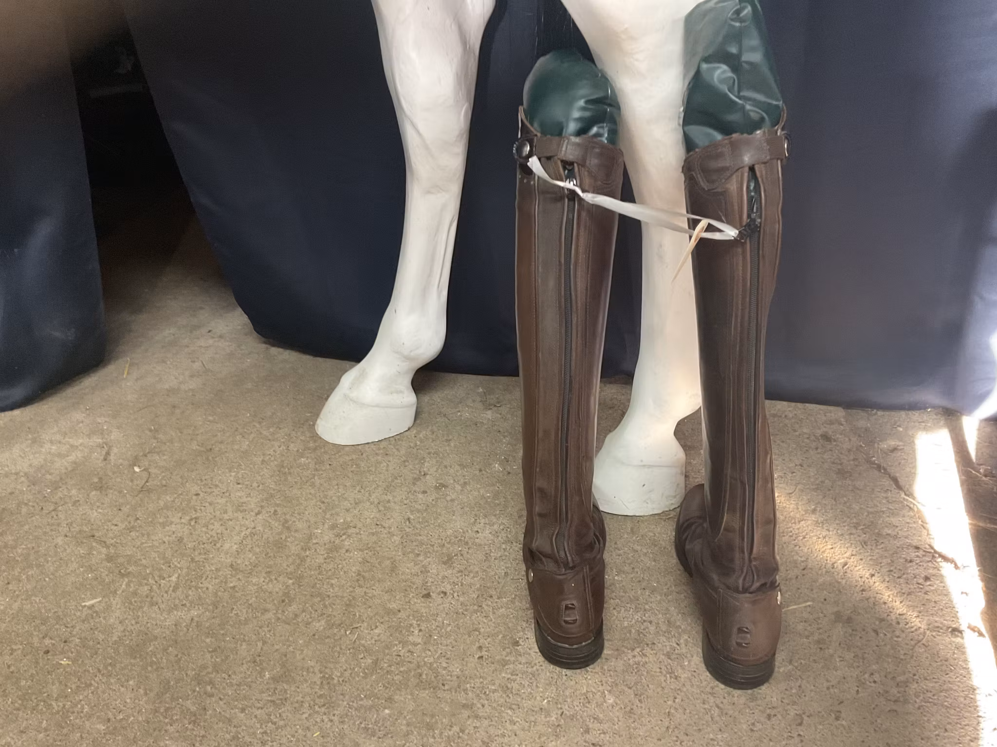 Akex boots ridstövlar,bruna med blixtlås,stl 39