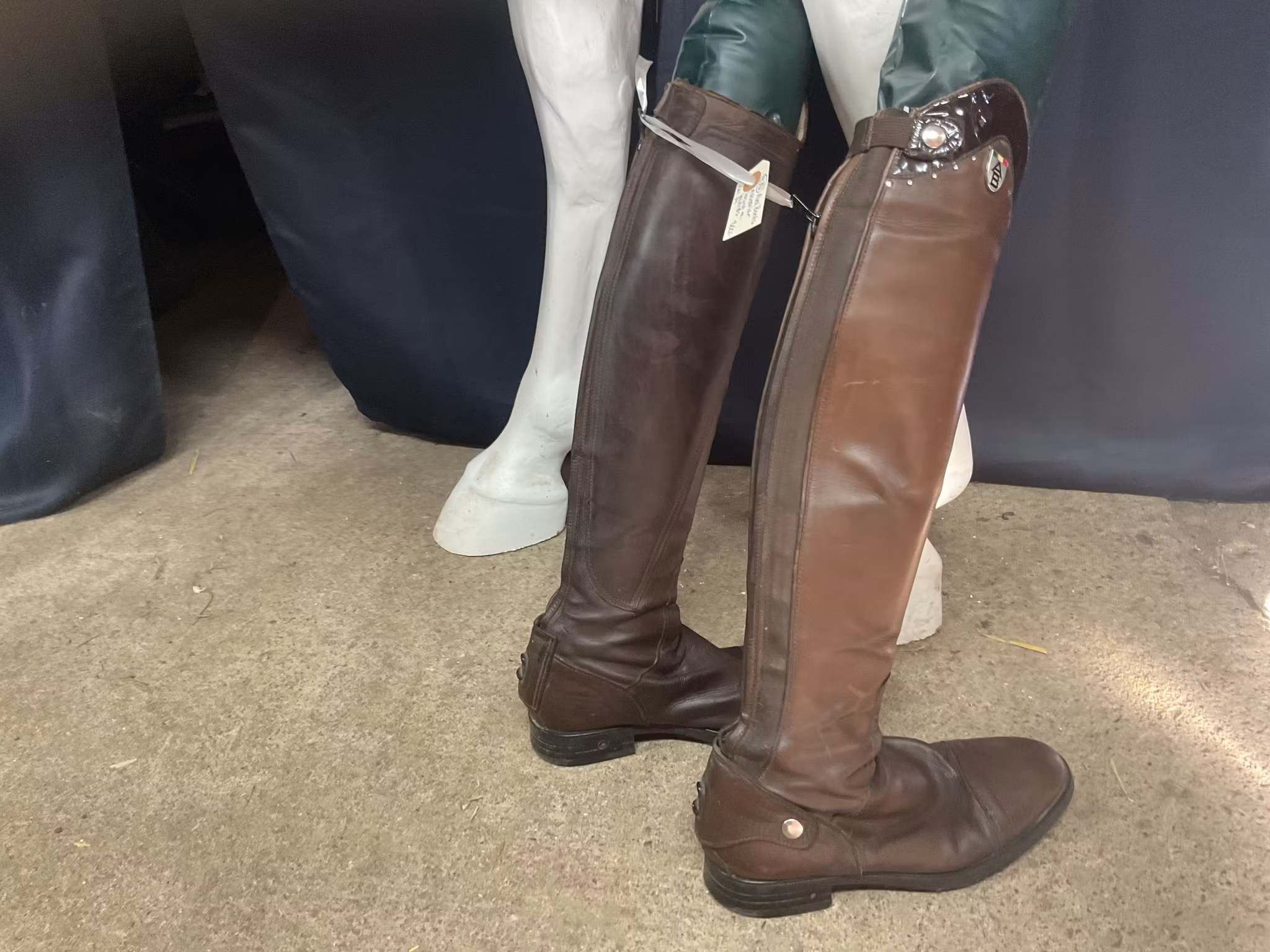 Akex boots ridstövlar,bruna med blixtlås,stl 39