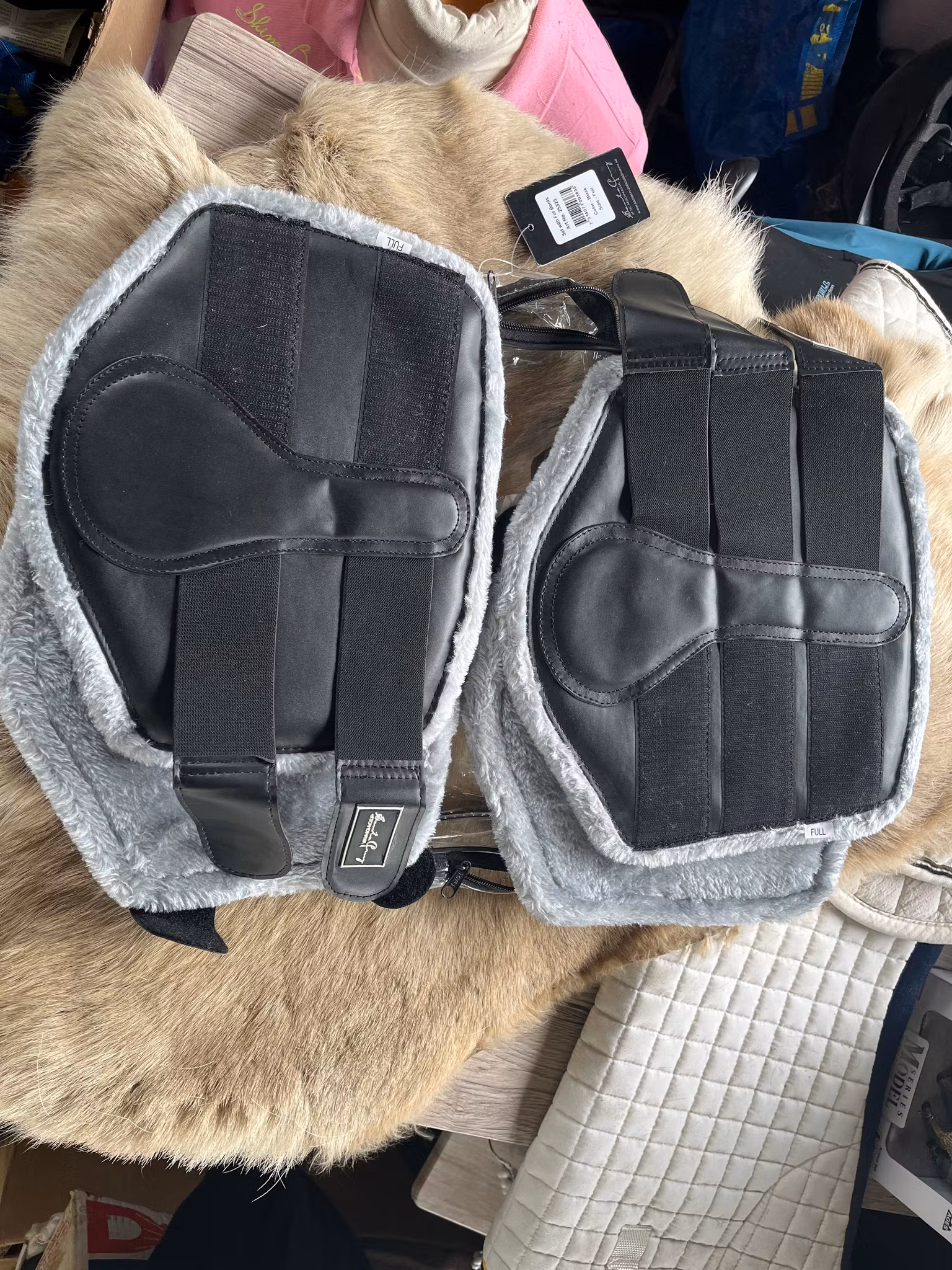 Santa cruz benskydd med ludd,4-pack,svarta,f,nya