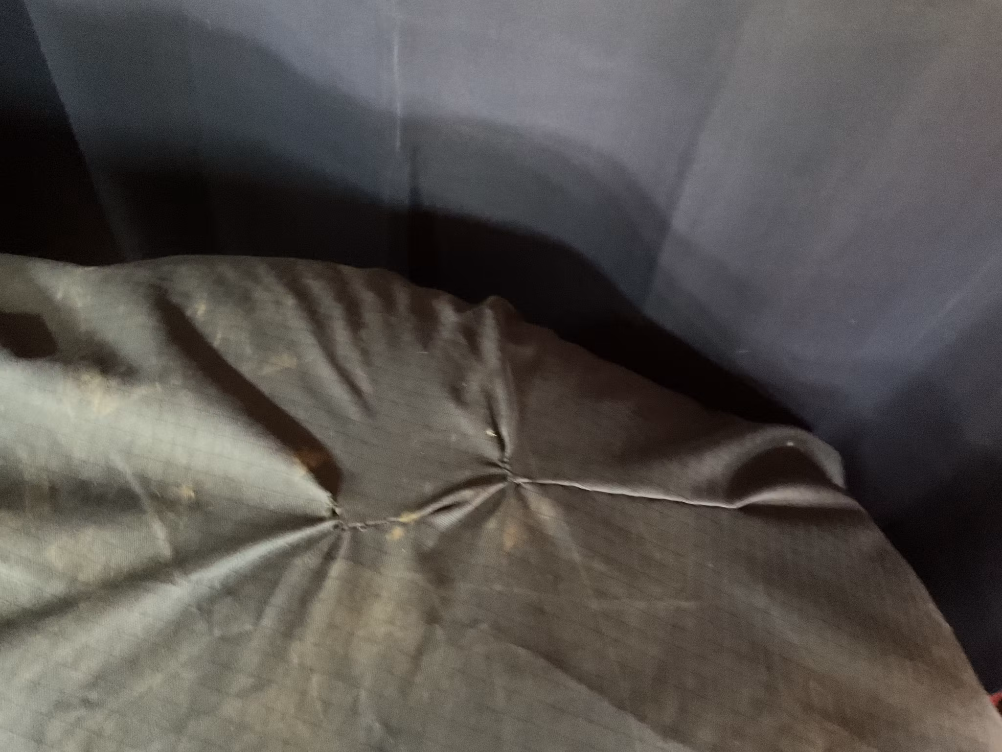 Täcke 50 gr,135 cm,lagat,hål insidan