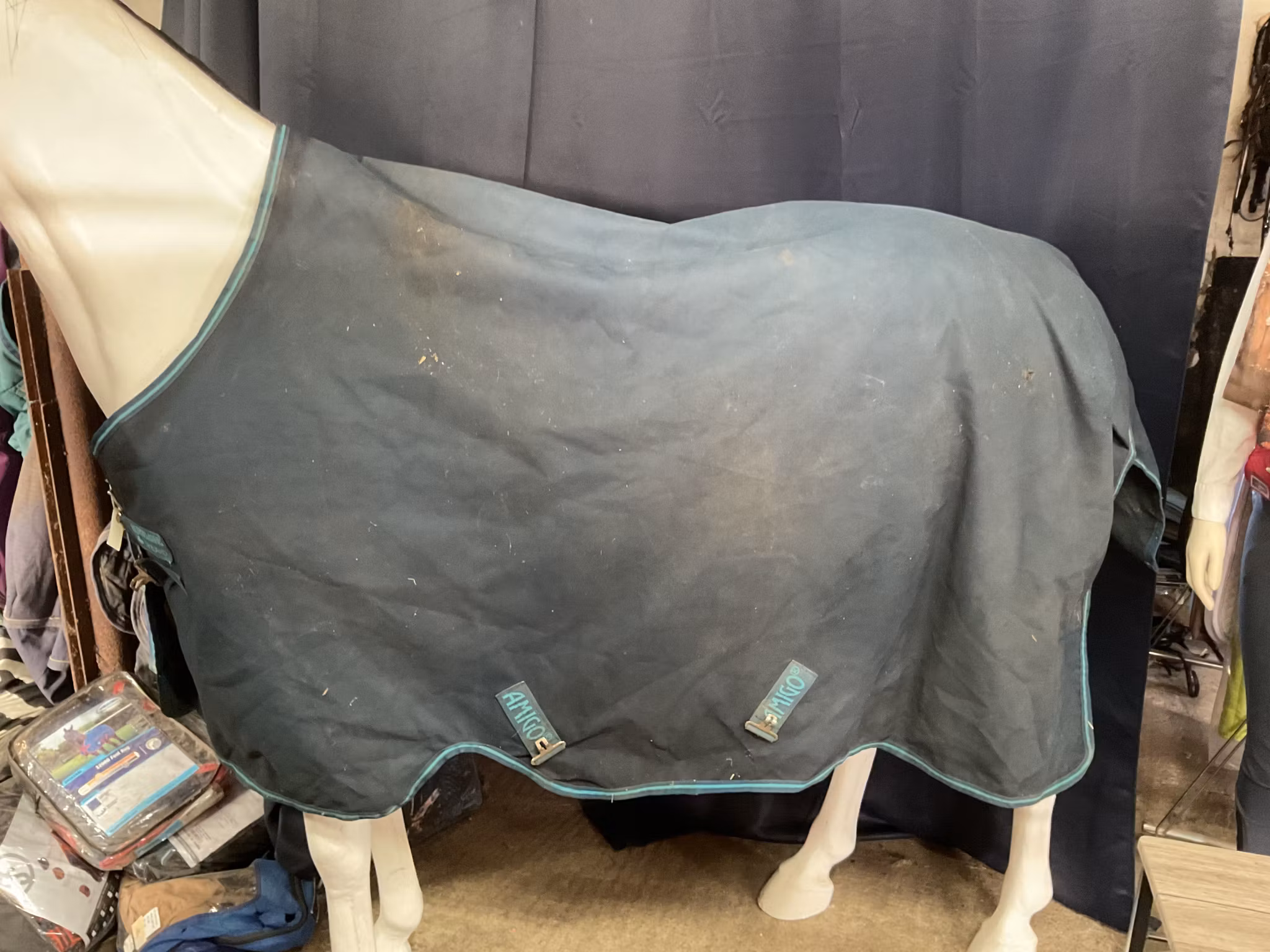 Amigo täcke,100 gr,140 cm, ett hål