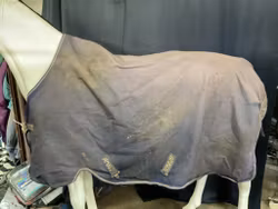 Amigo täcke,0 gr,140 cm, några småhål