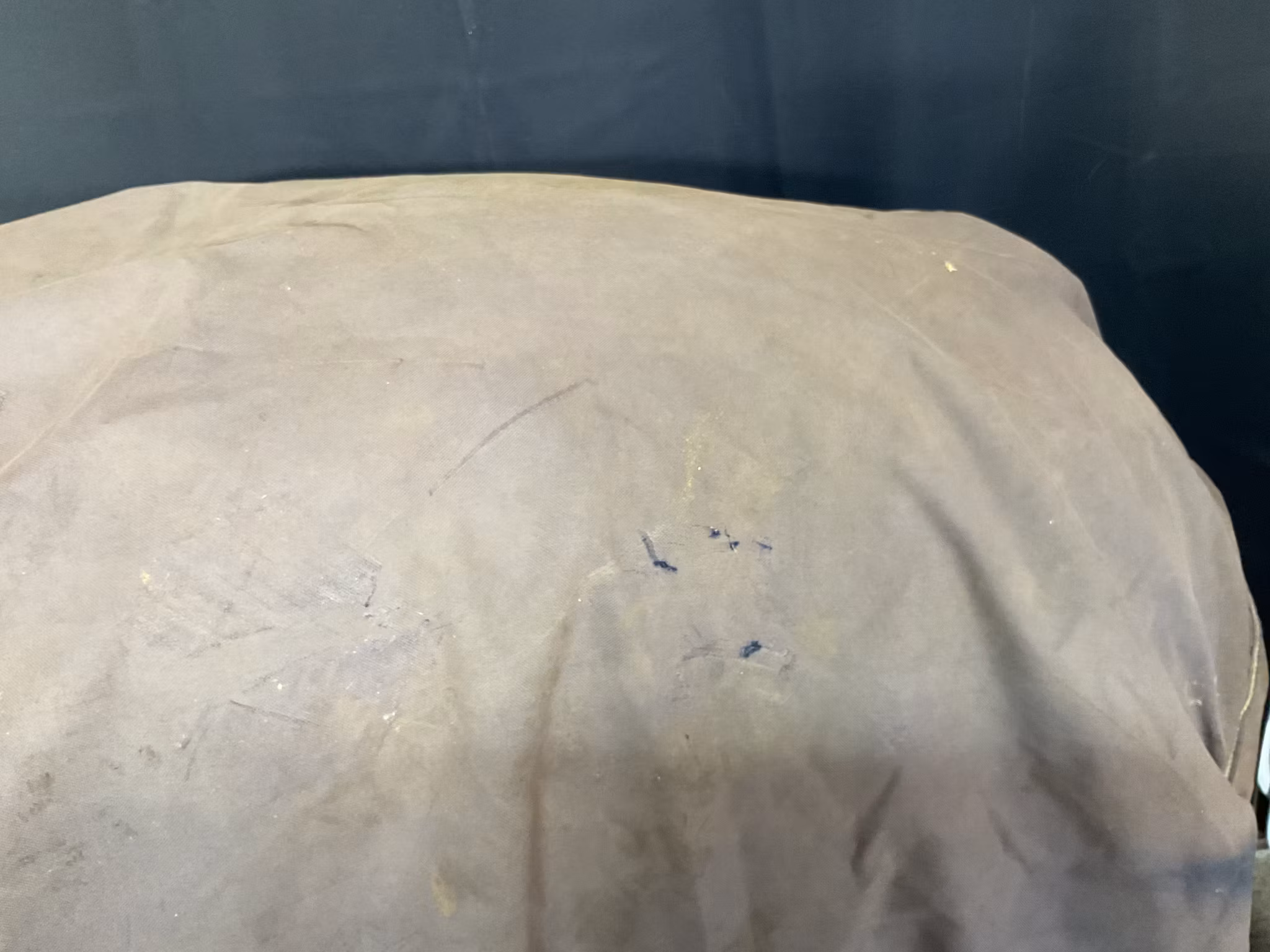 Amigo täcke,0 gr,140 cm, några småhål