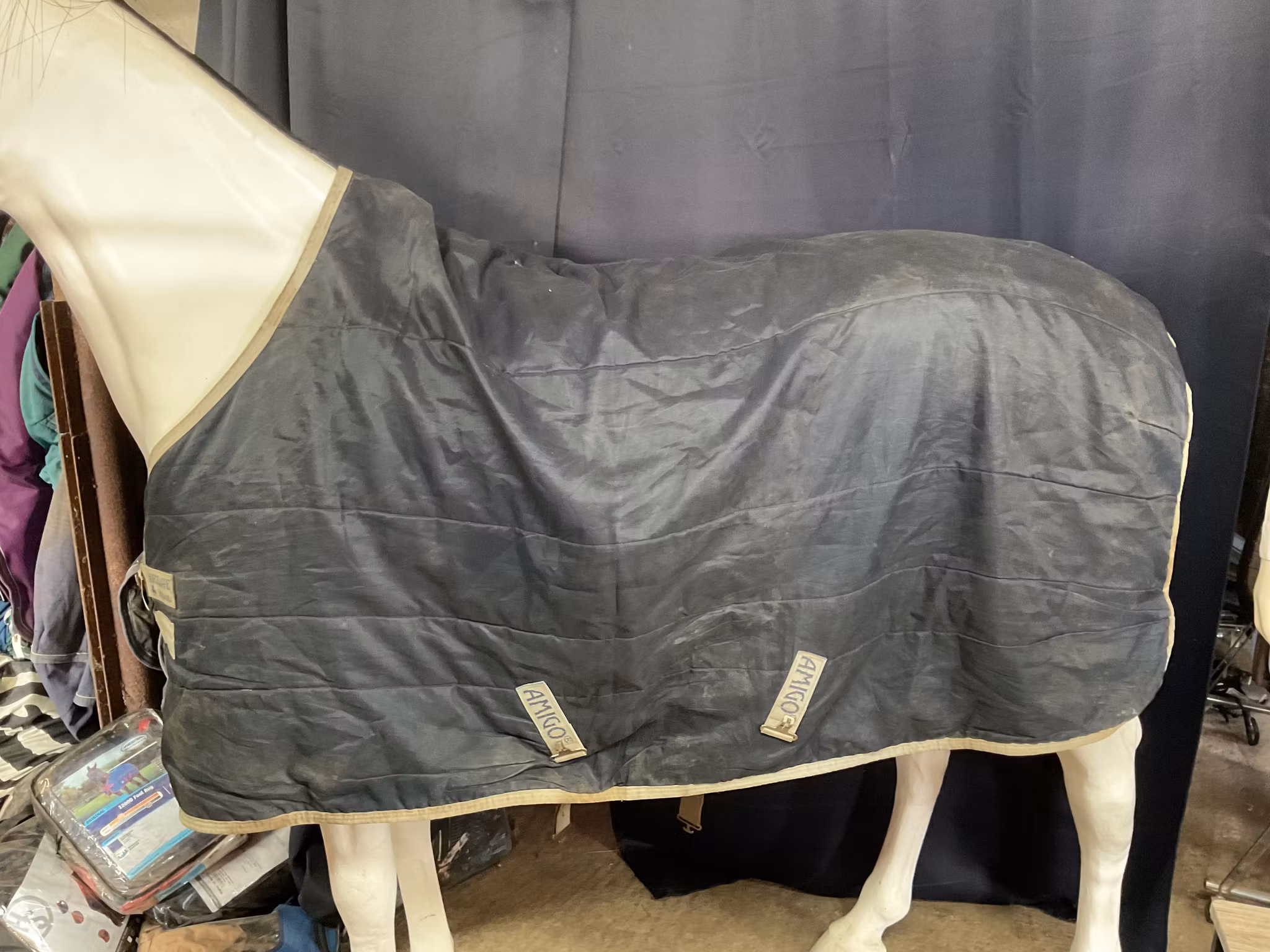Amigo stalltäcke,130 cm, 150 gr, otvättat